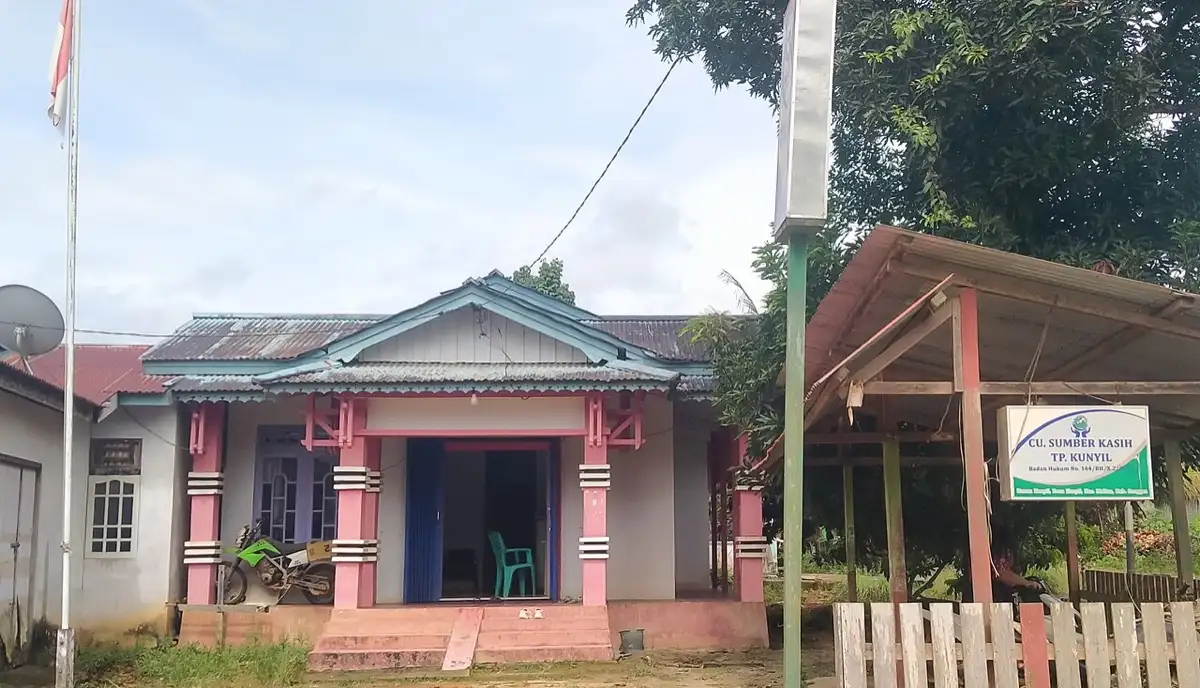 Kantor koperasi simpan pinjam di Indonesia untuk layanan anggota.